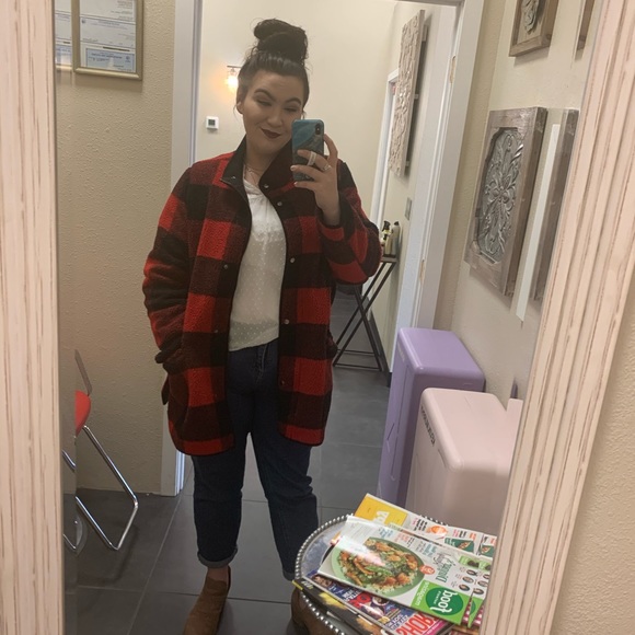 Meet your Posher, Katie - Picture 7 of 8